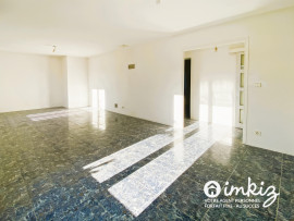 
                                                                                        Vente
                                                                                         Maison 4 chambres - Quartier de standing - Jardin