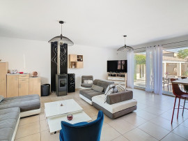 
                                                                                        Vente
                                                                                         Maison 4 chbres de 2016 avec piscine / garage