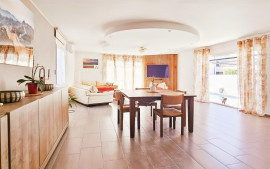 
                                                                                        Vente
                                                                                         Maison 4 pièces