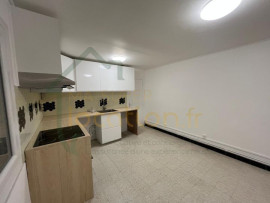 
                                                                                        Location
                                                                                         Maison 4 pièces 84 m2 rénové dans un secteur recherché de SAINT-QUENTIN