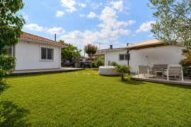 
                                                                                        Vente
                                                                                         Maison 4 pièces avec dépendance