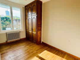 
                                                                                        Vente
                                                                                         MAISON 4 PIECES-JARDIN-CHOLET