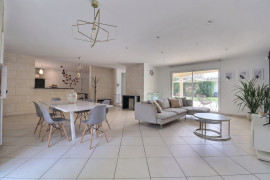 
                                                                                        Vente
                                                                                         maison 5 pièces - 155 m² - Landiras