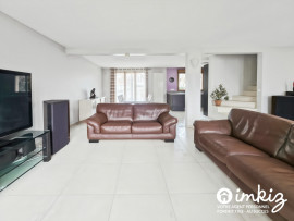 
                                                                                        Vente
                                                                                         Maison 5 pièces