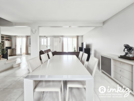 
                                                                                        Vente
                                                                                         Maison 5 pièces