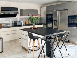 
                                                                                        Vente
                                                                                         Maison 5 pièces