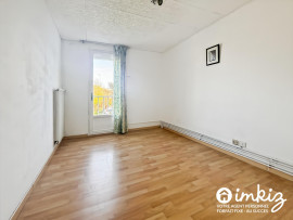 
                                                                                        Vente
                                                                                         Maison 5 pièces