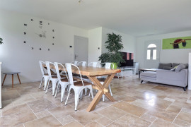 
                                                                                        Vente
                                                                                         Maison 5 pièces