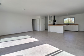 
                                                                                        Vente
                                                                                         Maison 5 pièces
