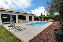 
                                                                                        Vente
                                                                                         Maison 5 pièces