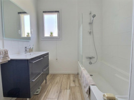 
                                                                                        Vente
                                                                                         Maison 5 pièces