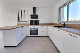 
                                                                                        Vente
                                                                                         Maison 5 pièces
