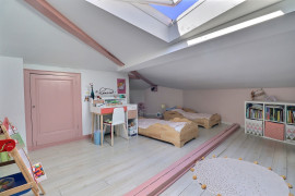 
                                                                                        Vente
                                                                                         Maison 5 pièces