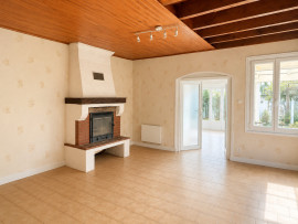 
                                                                                        Vente
                                                                                         Maison 5 pièces
