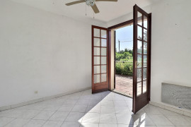 
                                                                                        Vente
                                                                                         Maison 5 pièces