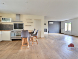 
                                                                                        Vente
                                                                                         Maison 5 pièces