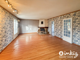 
                                                                                        Vente
                                                                                         Maison 5 pièces