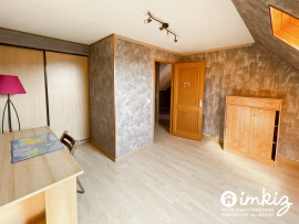 
                                                                                        Vente
                                                                                         Maison 5 pièces