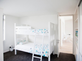 
                                                                                        Vente
                                                                                         Maison 5 pièces avec garage