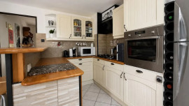 
                                                                                        Vente
                                                                                         Maison 5 pièces avec jardin et sous-sol total