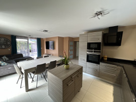 
                                                                                        Vente
                                                                                         Maison 5 pièces de 115 m²