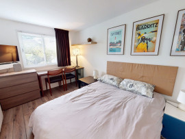 
                                                                                        Vente
                                                                                         MAISON 5 PIECES - JARDIN - PESSAC