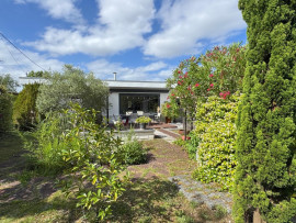 
                                                                                        Vente
                                                                                         MAISON 5 PIECES - JARDIN - PESSAC