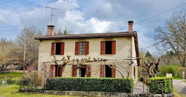 
                                                                                        Vente
                                                                                         Maison 6 pces charme de l'ancien,poutres,cheminées