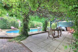 
                                                                                        Vente
                                                                                         Maison 6 pièces - 166 m² - Piscine