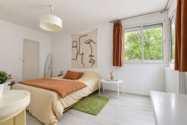 
                                                                                        Vente
                                                                                         Maison 6 pièces - 166 m² - Piscine
