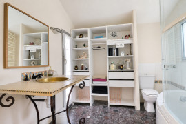 
                                                                                        Vente
                                                                                         Maison 6 pièces - 166 m² - Piscine