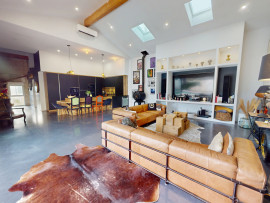 
                                                                                        Vente
                                                                                         MAISON 6 PIECES - 215m2