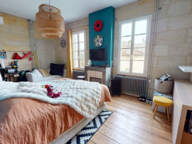 
                                                                                        Vente
                                                                                         MAISON 6 PIECES - 215m2