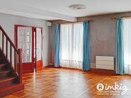 
                                                                                        Vente
                                                                                         Maison 6 pièces
