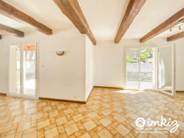 
                                                                                        Vente
                                                                                         Maison 6 pièces