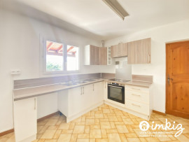 
                                                                                        Vente
                                                                                         Maison 6 pièces