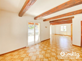 
                                                                                        Vente
                                                                                         Maison 6 pièces