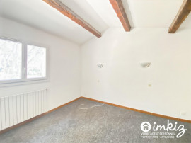 
                                                                                        Vente
                                                                                         Maison 6 pièces