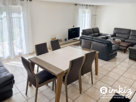 
                                                                                        Vente
                                                                                         Maison 6 pièces