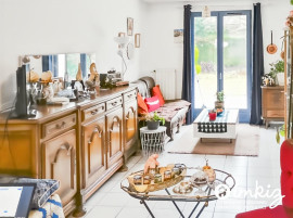 
                                                                                        Vente
                                                                                         Maison 6 pièces