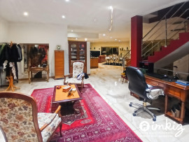 
                                                                                        Vente
                                                                                         Maison 6 pièces