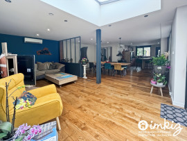 
                                                                                        Vente
                                                                                         Maison 6 pièces