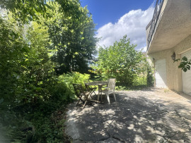 
                                                                                        Location
                                                                                         Maison 6 pièces