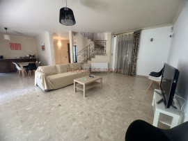 
                                                                                        Location
                                                                                         Maison 6 pièces