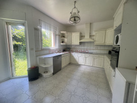 
                                                                                        Location
                                                                                         Maison 6 pièces