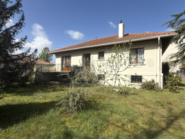 
                                                                                        Vente
                                                                                         Maison 6 pièces