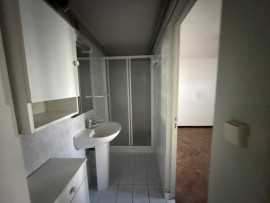 
                                                                                        Vente
                                                                                         Maison 6 pièces
