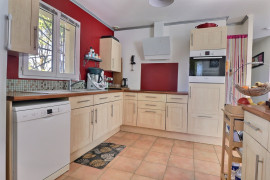 
                                                                                        Vente
                                                                                         Maison 6 pièces