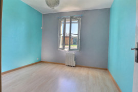 
                                                                                        Vente
                                                                                         Maison 6 pièces