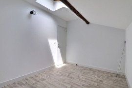 
                                                                                        Vente
                                                                                         Maison 6 pièces